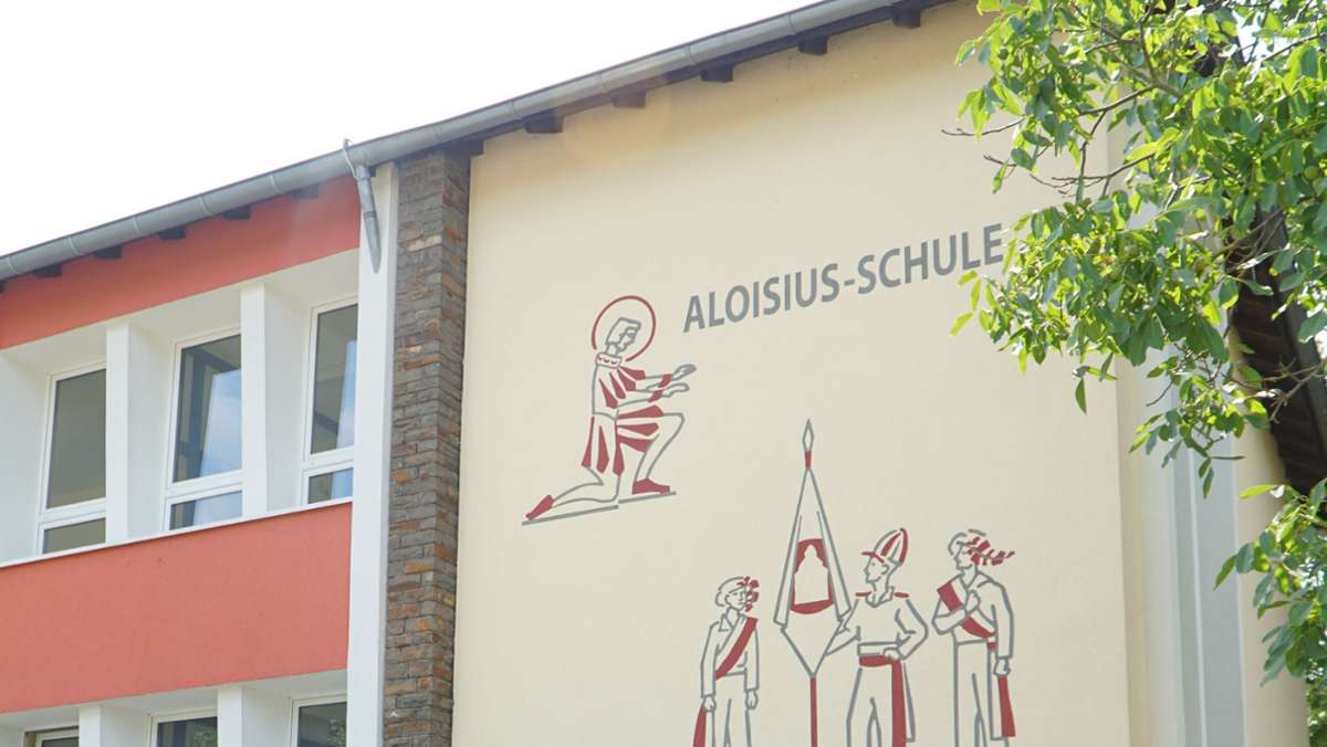  Unter dem Deckmantel der Hilfeleistung haben sich Querdenker in einer Schule in Ahrweiler einquartiert. Jetzt hat die Polizei dem Spuk ein Ende bereitet. 