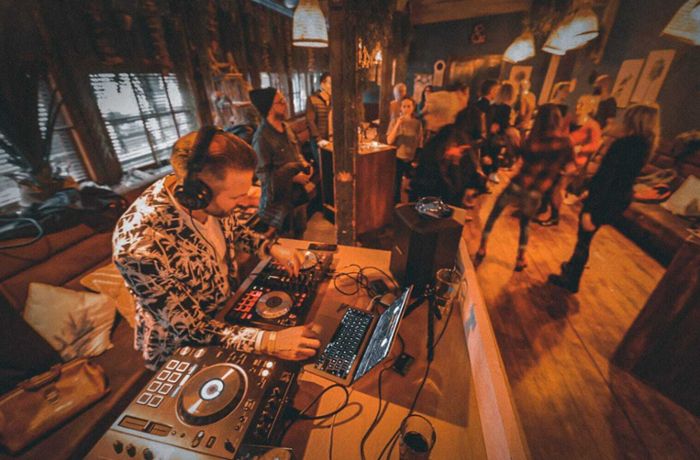 DJ-Community feiert im Stuttgarter Mauritius: Die Partyreihe  Hugendubels muss den Namen ändern