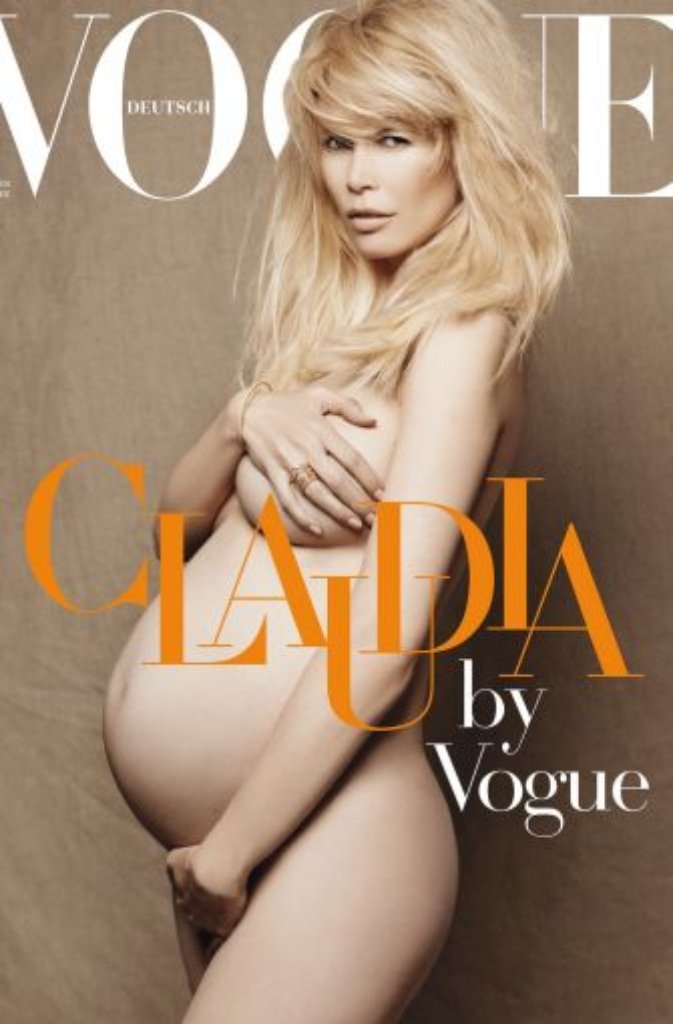 Supermodel - Supermama! Wenige Tage vor ihrem Geburtstermin ließ sich Model Claudia Schiffer nackt von Modeschöpfer Karl Lagerfeld für die "Vogue" fotografieren. Die Juni-Ausgabe der Styling-Bibel ist ausschließlich Claudia Schiffer gewidmet - ein weiterer Ritterschlag für die Deutsche.
