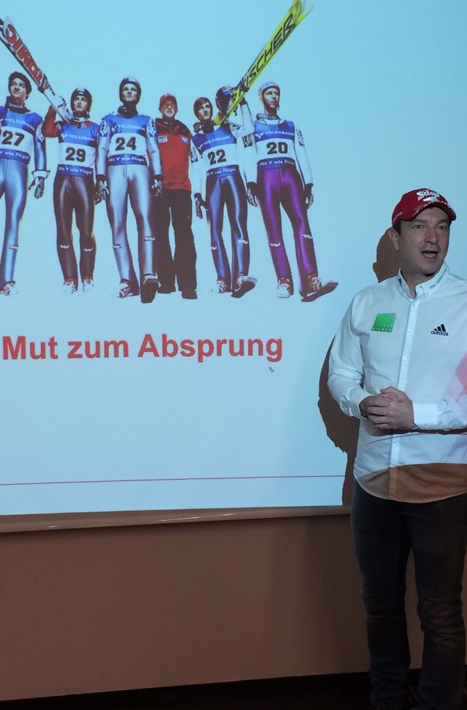 Der frühere österreichische Skisprungtrainer Alexander Pointner weiß, dass Regeneration nicht nur im Sport wichtig ist. In der heutigen Leistungsgesellschaft „braucht es aber Mut, sich die Zeit zur Regeneration zu nehmen“, sagt er. Pointner gewann mit den österreichischen Adlern insgesamt 32 Medaillen bei Olpympischen Spielen oder Weltmeisterschaften