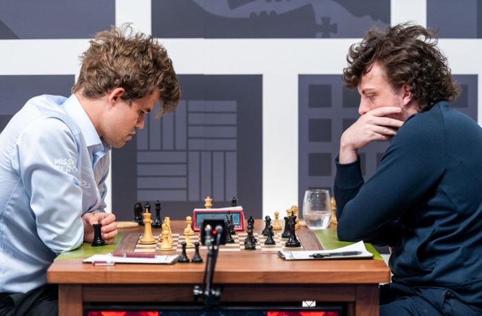 Schach-Großmeister soll  bei  rund 100 Partien betrogen haben