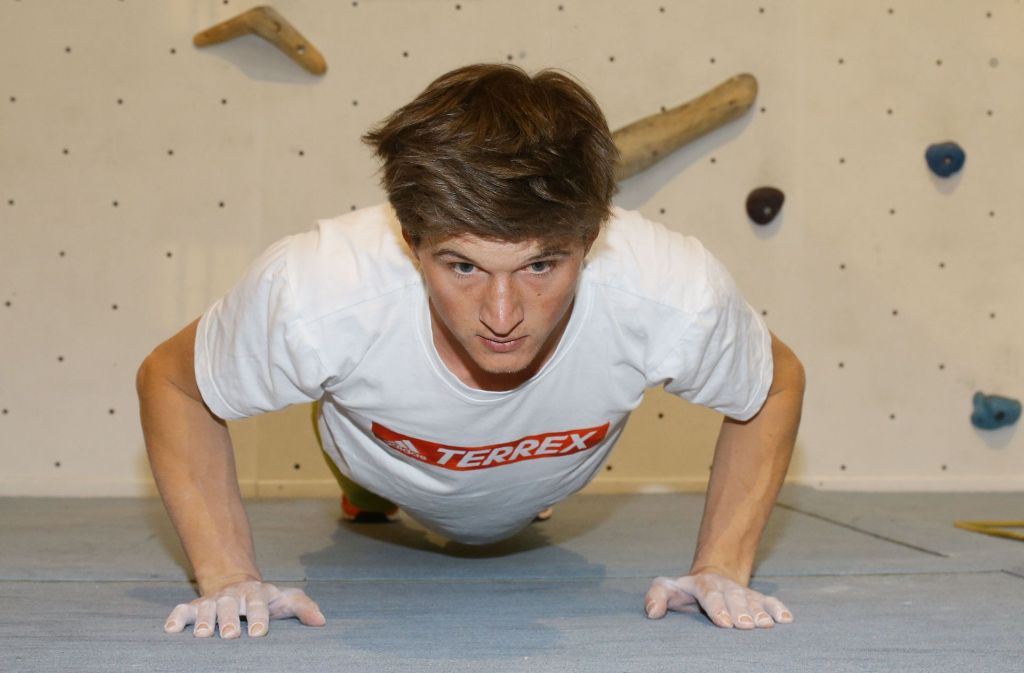 Bergsteiger und Sportkletterer Michael Wohlleben zeigt die drei besten Übungen.