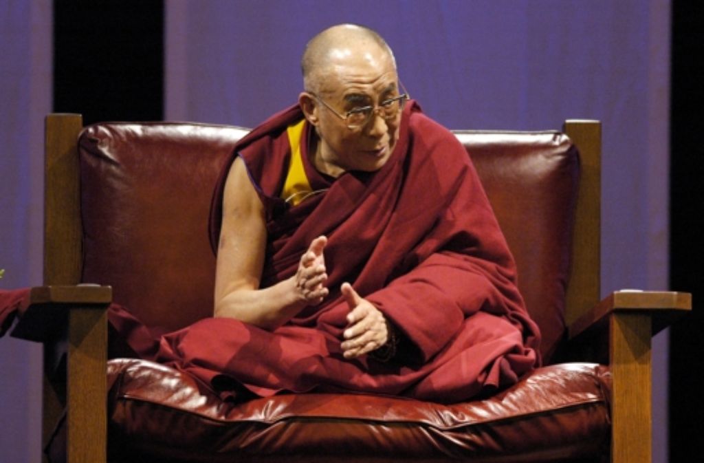 Unter dem Dalai Lama demokratisiert sich die tibetische Exilregierung mit Sitz im indischen Dharamshala bis zur Abgabe des Amtes 2011.