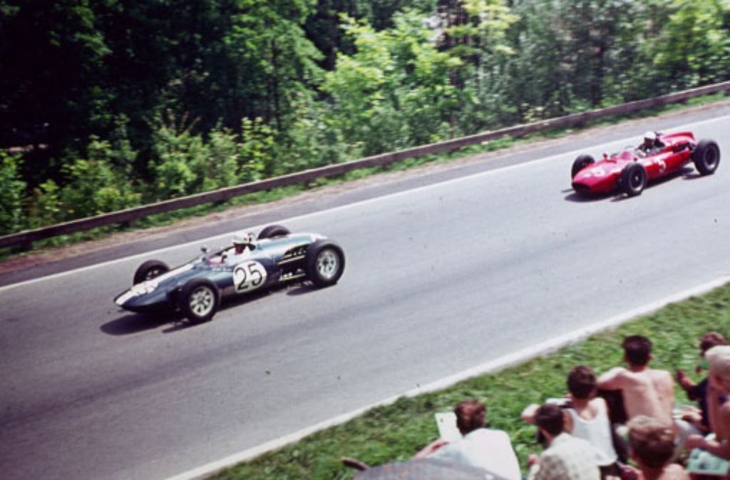1963 Solitude GP Formel 1: Der Gilby-BRM von Ian Raby (vorne) und der Cooper T53-Maserati des Porugiesen Araujo Cabral.