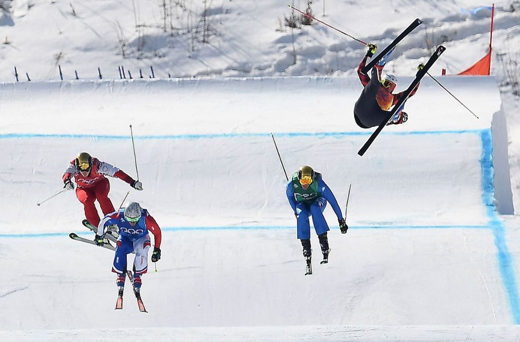 Dramatische Szenen in Pyeongchang: Der Kanadier verlor bei einem Sprung im letzten Achtelfinallauf die Kontrolle...
