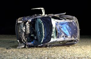 Autofahrer stirbt noch an der Unfallstelle