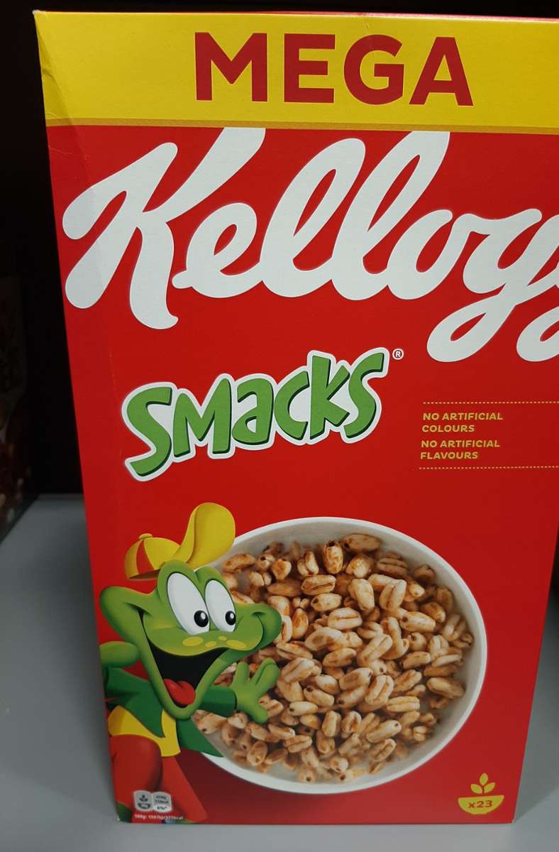 Kelloggs lenkt oft mit einem bunten Marketing vom ungesunden Inhalt ab – wie hier im Fall der gesüßten Frühstücksflocken „Smacks“, auf deren Verpackung ein lachender Frosch abgebildet ist.