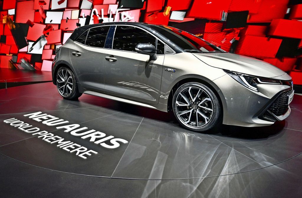 Toyota ist weltweit führend bei Hybridautos. Auf dem Autosalon in Genf ist in diesem Frühjahr die neue Generation Auris Hybrid vorgestellt worden.