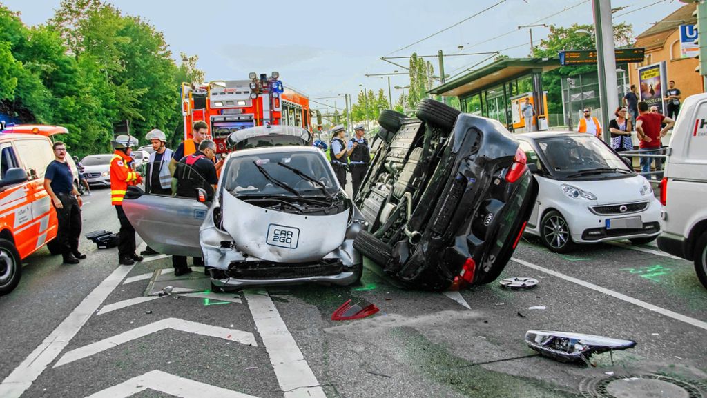  Tag für Tag 70 Unfälle, so wenig verunglückte Opfer wie noch nie – das ist die gute Nachricht aus der Stuttgarter Unfallbilanz. Doch es gibt heikle Problemzonen. Welche Straßen sind besonders gefährlich? 