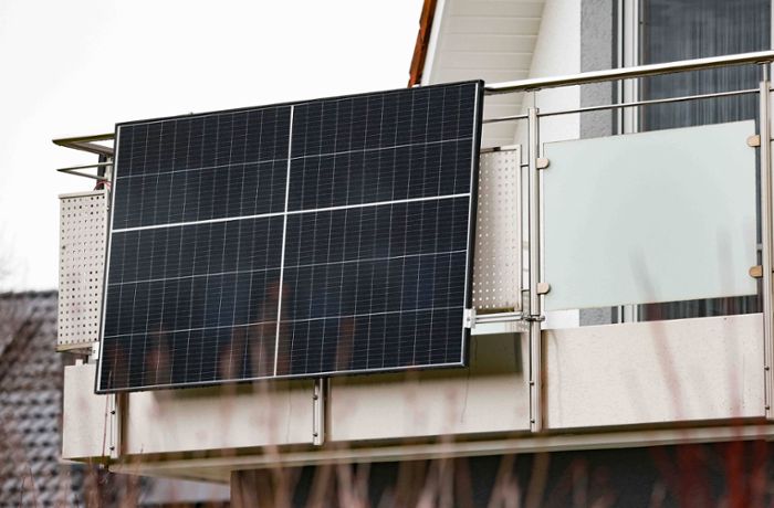 Bundesnetzagentur über Solaranlagen: Behörde warnt bei Balkonkraftwerken vor mangelhaften Wechselrichtern