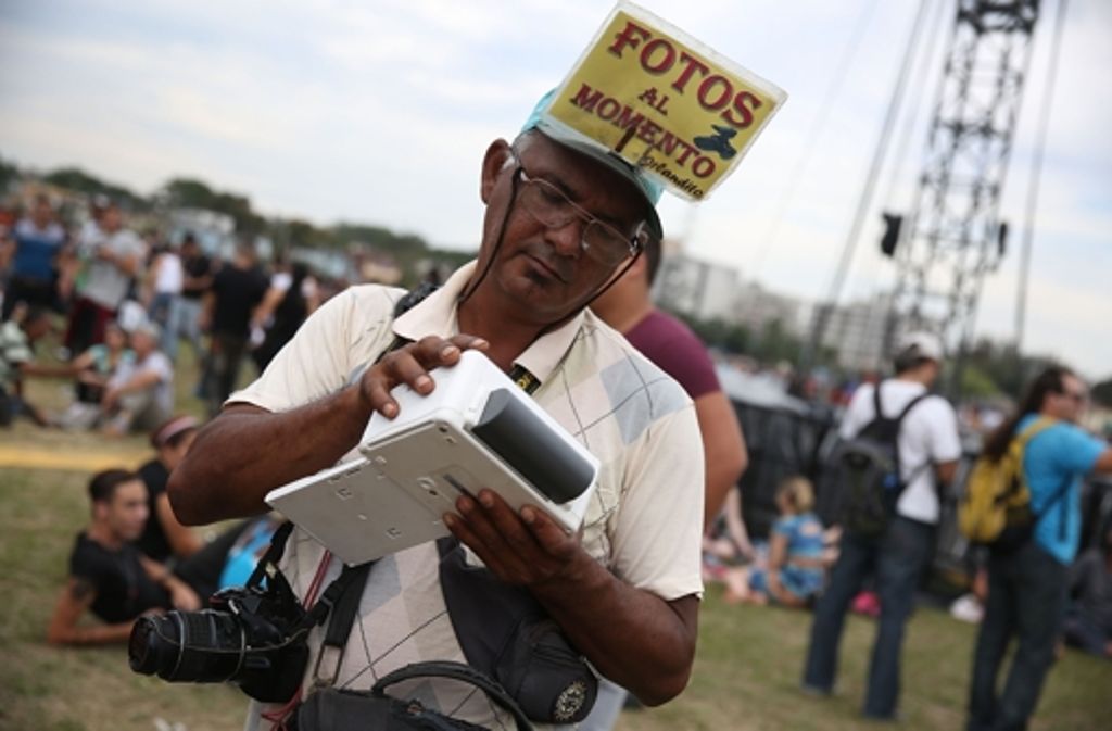 Für die Ewigkeit: Nicht jeder auf Kuba besitzt eine eigene Kamera – ein Erinnerungsbild bot dieser Fotograf an.
