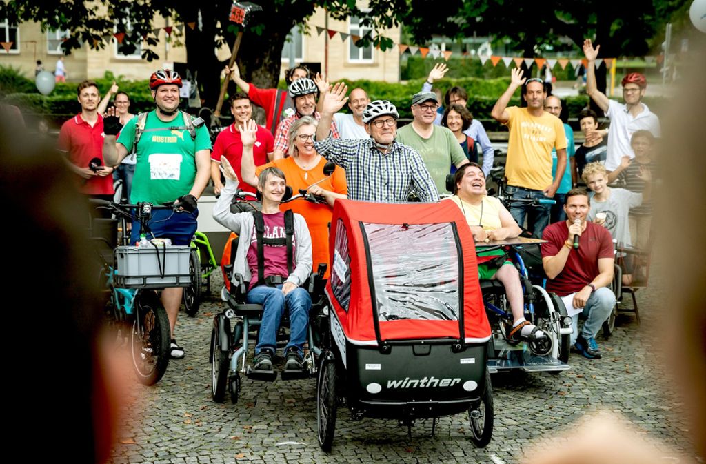 E-Lastenräder gefallen nicht nur Verkehrsminister Hermann (Mitte). Foto: Lg/Julian Rettig