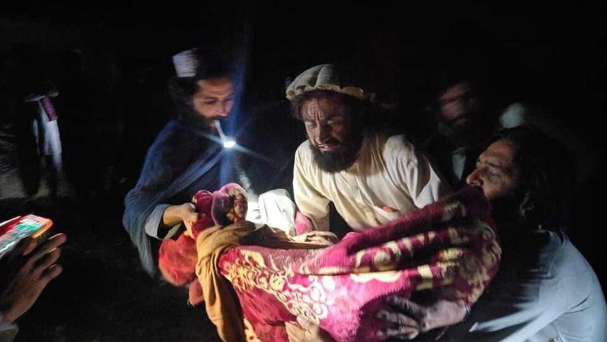 Afghanistan: Mindestens 1000 Tote nach Erdbeben