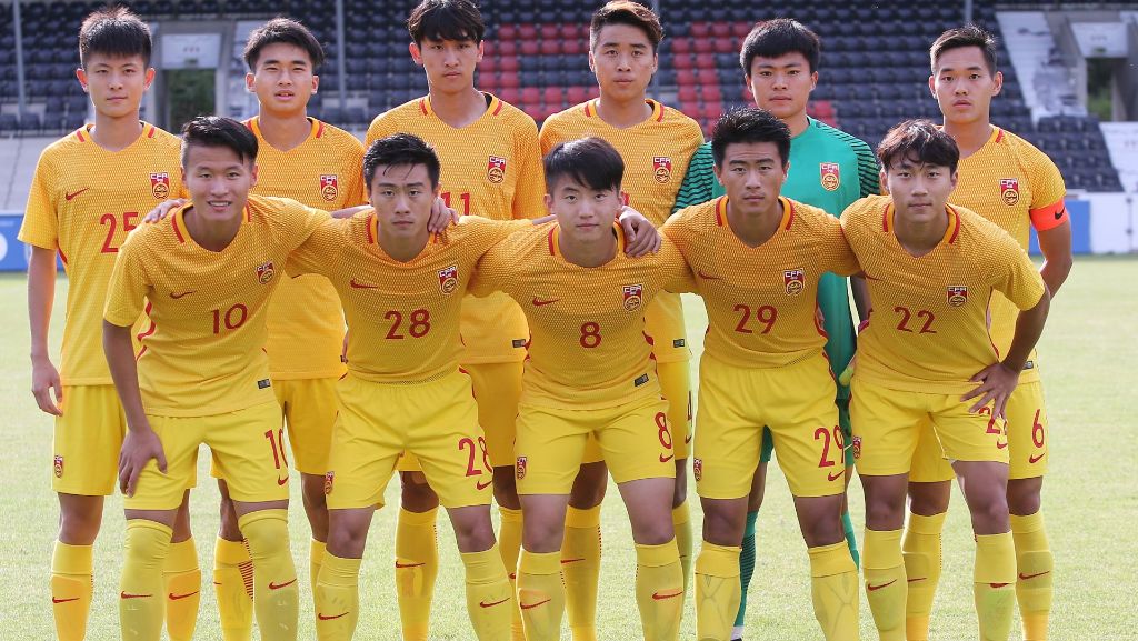  Die chinesische U20-Nationalmannschaft trägt gegen süddeutsche Fußball-Regionalligisten umstrittene Freundschaftsspiele aus. Beim ersten Spiel der Chinesen in Mainz gab es einen Eklat. 