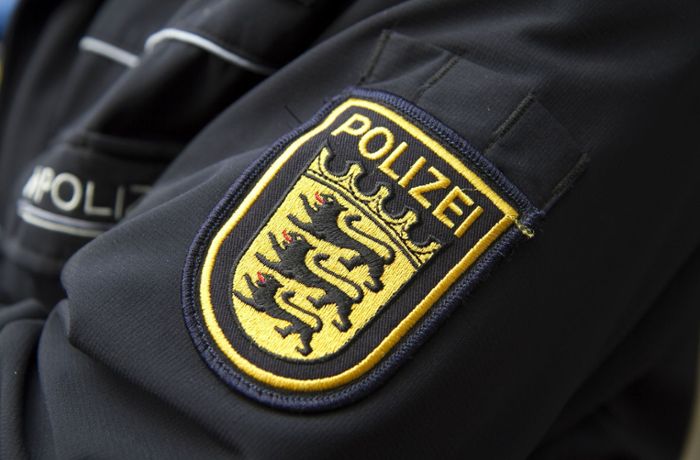 Unter die  Kleidung gefasst und auf den Mund geküsst: Unbekannter belästigt 21-Jährige in Altdorf
