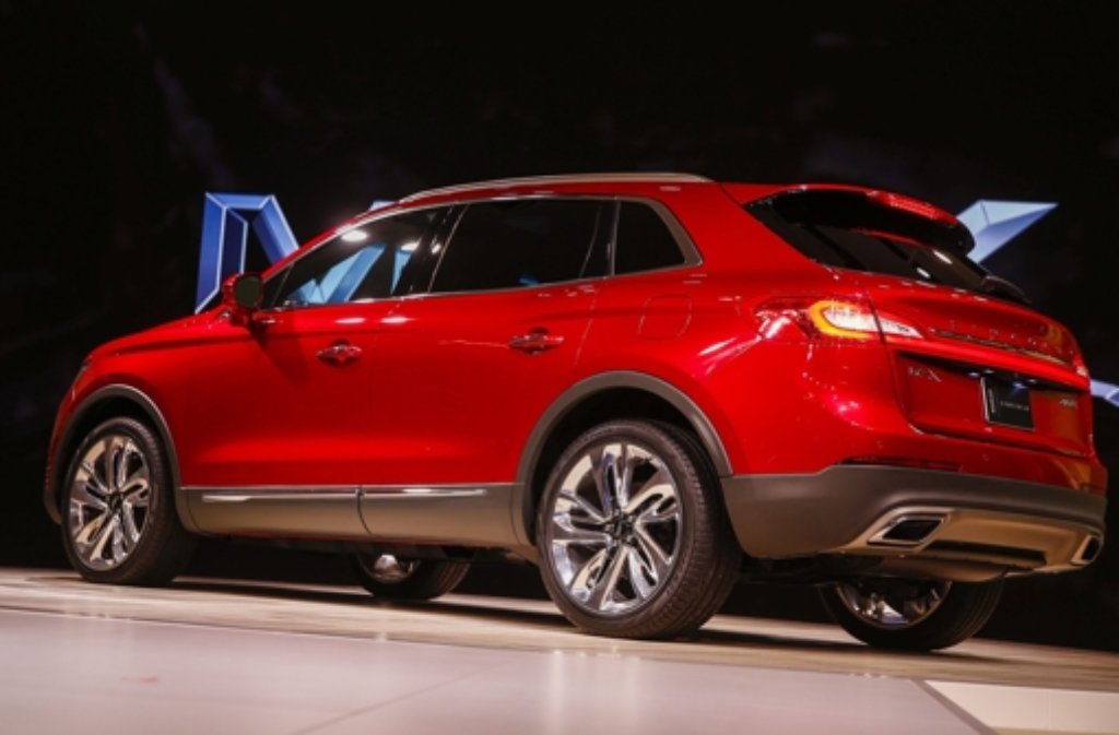 Lincoln MKX crossover vehicle