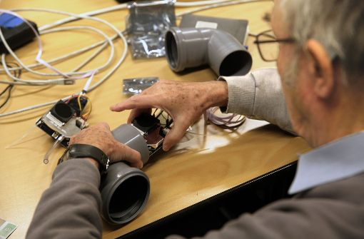 Innerhalb einer halben Stunde kann jeder sein eigenes Feinstaub-Messgerät bauen. Die Bilderstrecke zeigt, wie’s geht. Foto: Hannes Opel