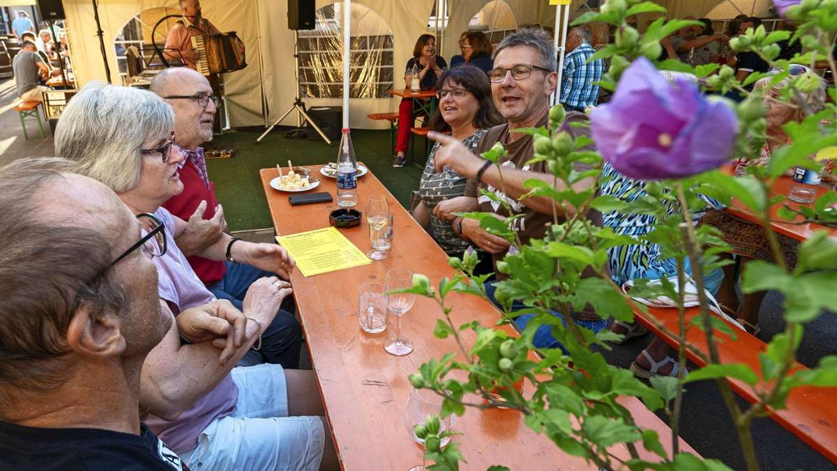 Fest an drei Wochenenden: Ein Weindorf gibt es nicht nur in Stuttgart