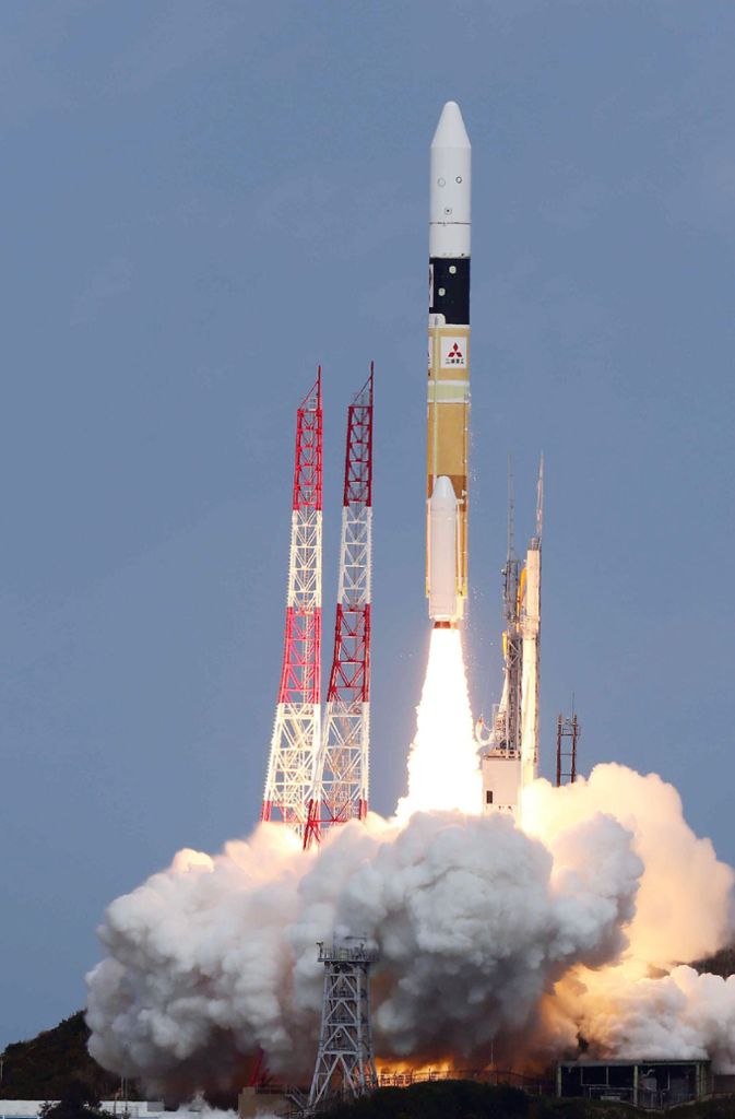 Am 3. Dezember 2014 startete die Raumsonde an Bord einer Rakete vom Space Center auf der Insel Tanegashima im Süden Japans.