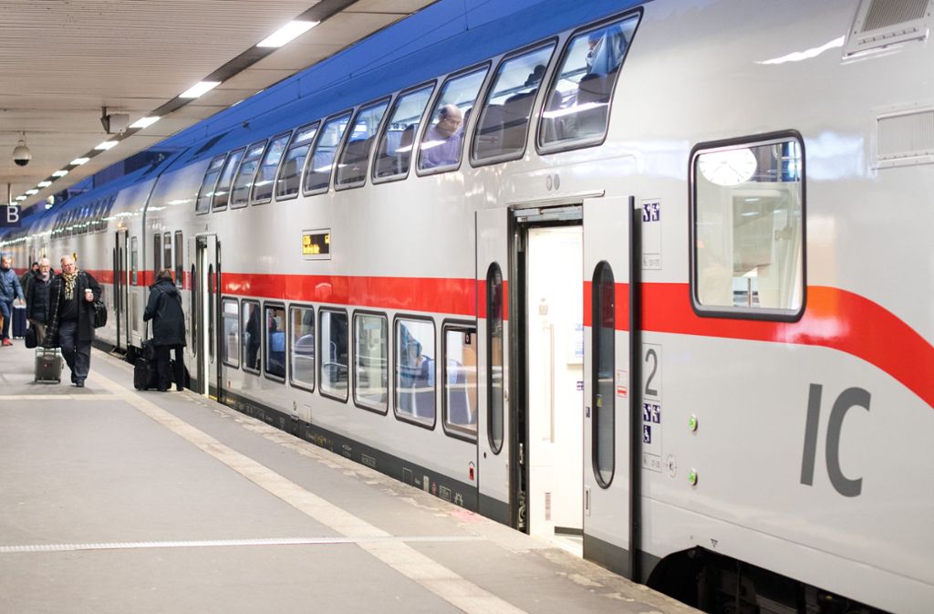 Die doppelstockigen IC der Deutschen Bahn übernehmen von 2020 an den Verkehr von Stuttgart in die Schweiz komplett. Foto: dpa
