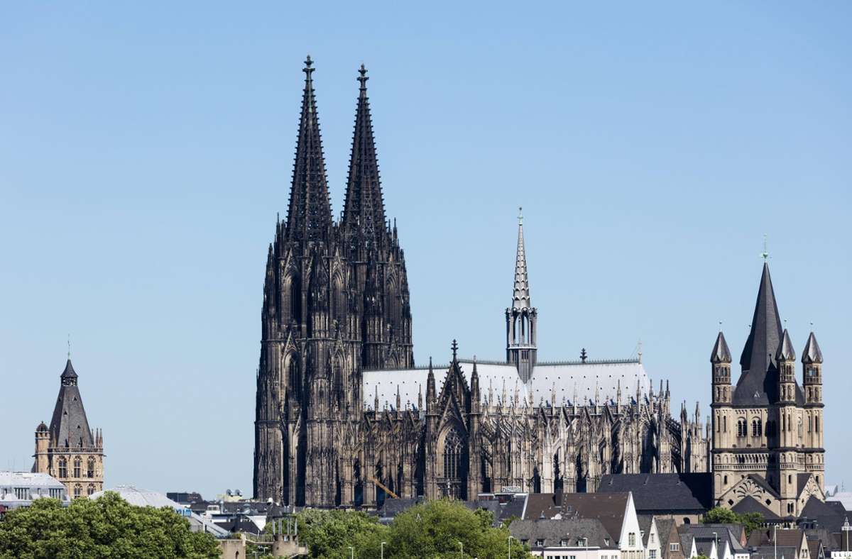 Berühmter ist bekanntlich dieses Bauwerk – der von Touristen aus aller Welt besuchte Kölner Dom.