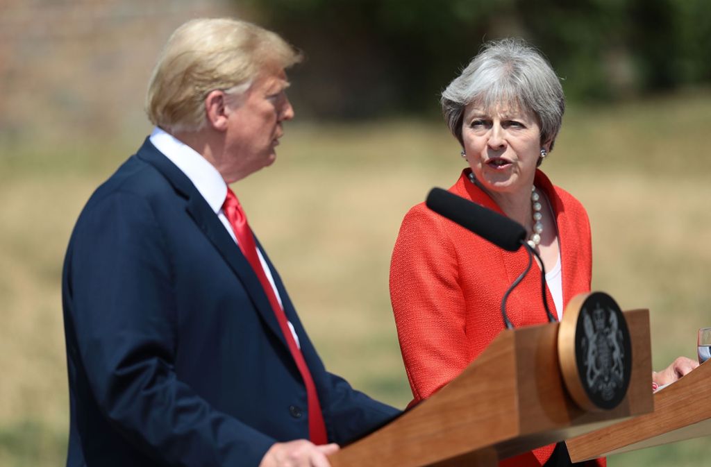 Großbritannien und die USA haben sich nach Angaben von Premierministerin Theresa May darauf geeinigt, ein gemeinsames Freihandelsabkommen anzustreben.