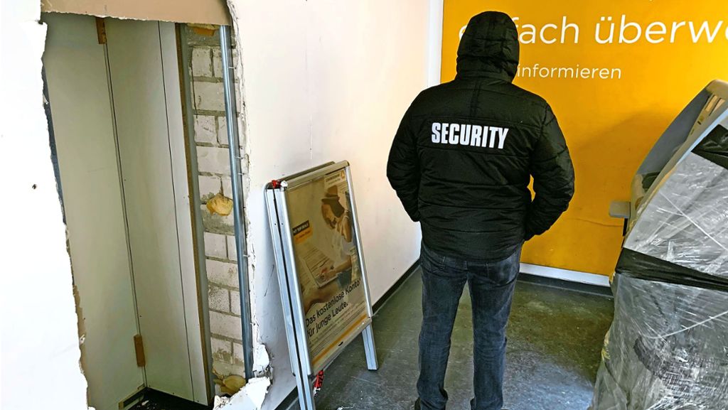 Leinfelden-Echterdingen: Automatenbomber rauben Bankfiliale aus