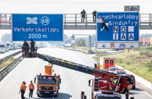 Aktivisten müssen nach Blockade von Autobahnen in Haft