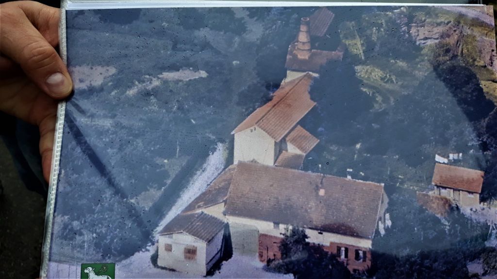 So sah das ehemalige Kalkwerk aus. Auf dem Foto des Heimatvereins ist der Kalkofen im Hintergrund zu erkennen.