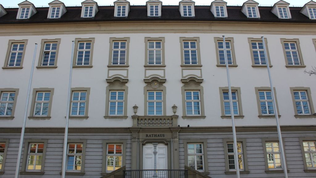 Ludwigsburg verabschiedet Haushalt 2017: Stadträte  besorgt wegen  hoher Schulden
