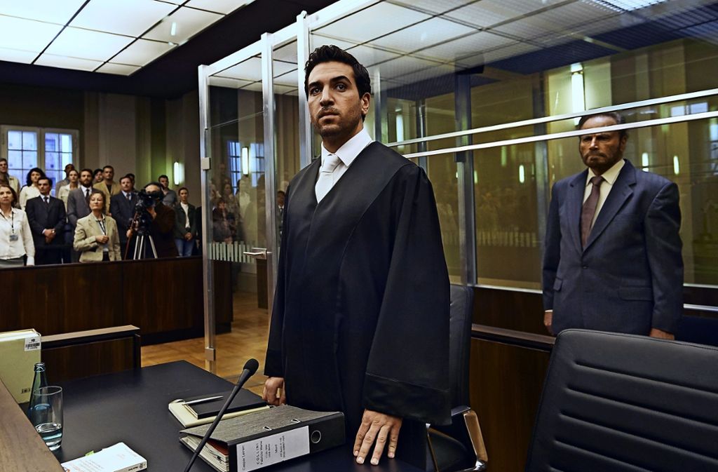 Szenenbild aus „Der Fall Collini“: Elyas M’Barek (li.) als Strafverteidiger, Franco Nero als Angeklagter