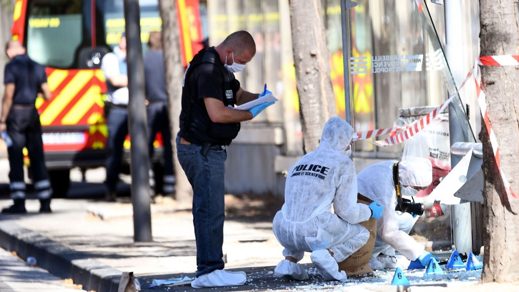 Marseille: Auto rast in Bushaltestellen – eine Tote