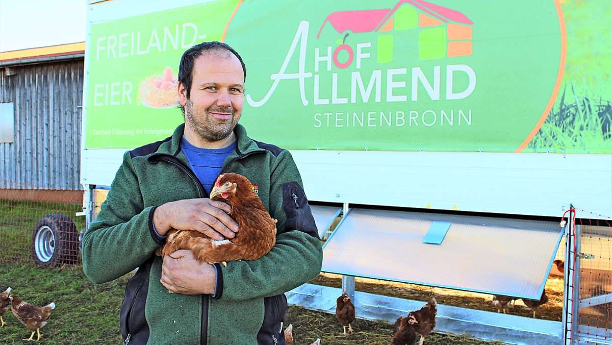  Hühnermobile und vollautomatische Geflügelställe sind bei Landwirten immer stärker nachgefragt. Auch auf Höfen in Steinenbronn und Waldenbuch stehen neuerdings fahrbare Behausungen. Bauern sehen darin vor allem Vorteile. 