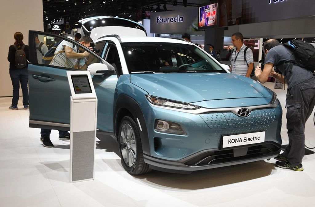 Hyundai zeigt sein neues Modell des E-Mobils Kona.