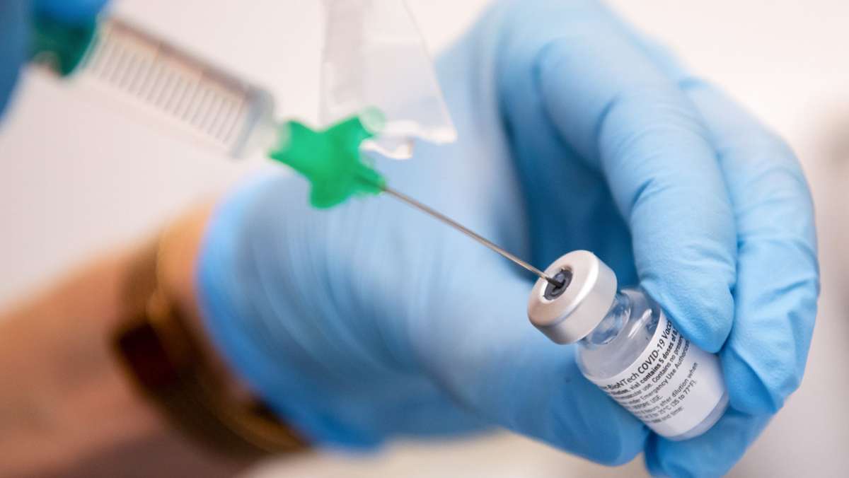 Im Impfzentrum in Stuttgart abgewiesen: Schülerin sucht Arzt, der sie impft