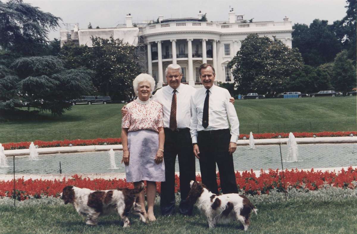 Auch George H.W. Bush senior und seine Frau Barbara waren passionierte Hundehalter.
