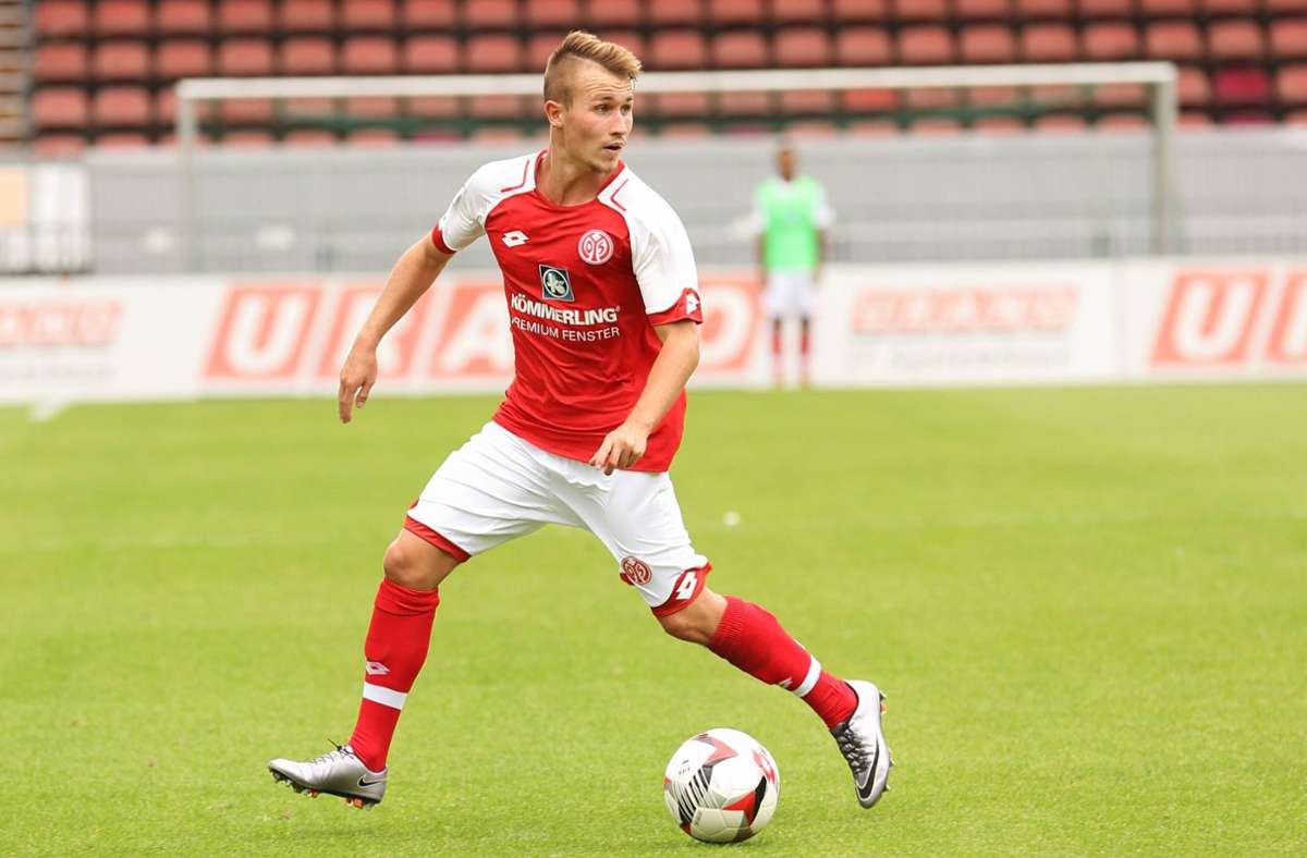 Malte Moos wurde beim FSV Mainz 05 ausgebildet.