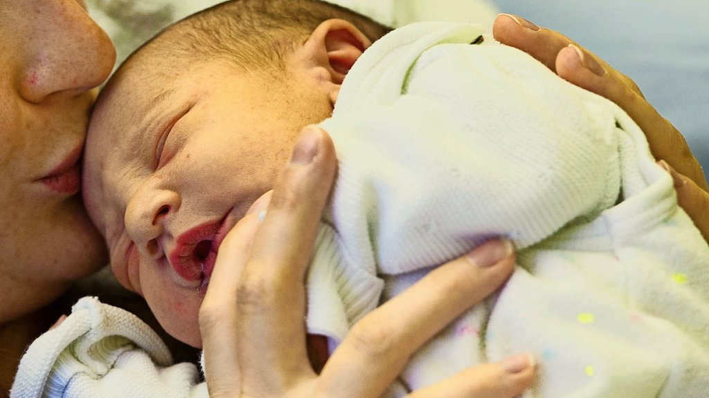  Ein Projekt in Gerlingen soll mehr niedergelassene Hebammen bringen. Verband und Krankenhäuser beklagen seit langem Überlastung, weil es kaum noch frei schaffende Geburtshelferinnen gibt. 