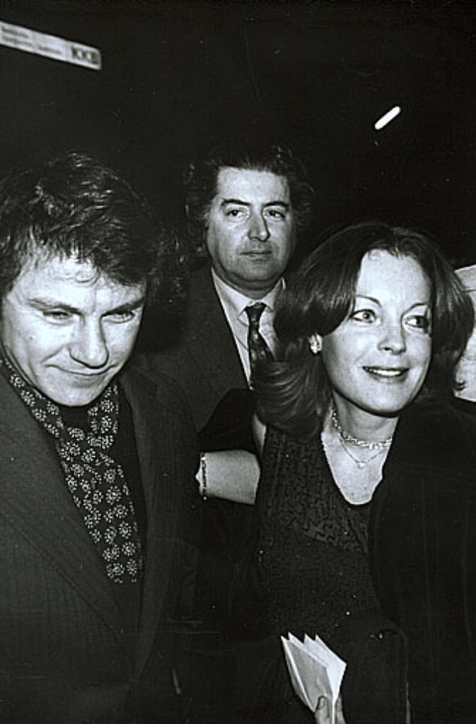 1980: Der neue Berlinale-Chef Moritz de Hadeln (Mitte) empfängt in Berlin Harvey Keitel und Romy Schneider.