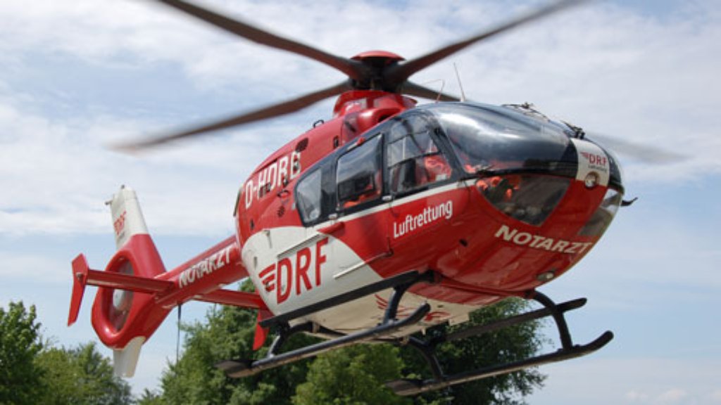  Nach einem schweren Unfall bei Nürtingen muss ein 16 Jahre alter Mopedfahrer schwer verletzt in ein Krankenhaus geflogen werden. Weitere Meldungen der Polizei aus der Region Stuttgart. 