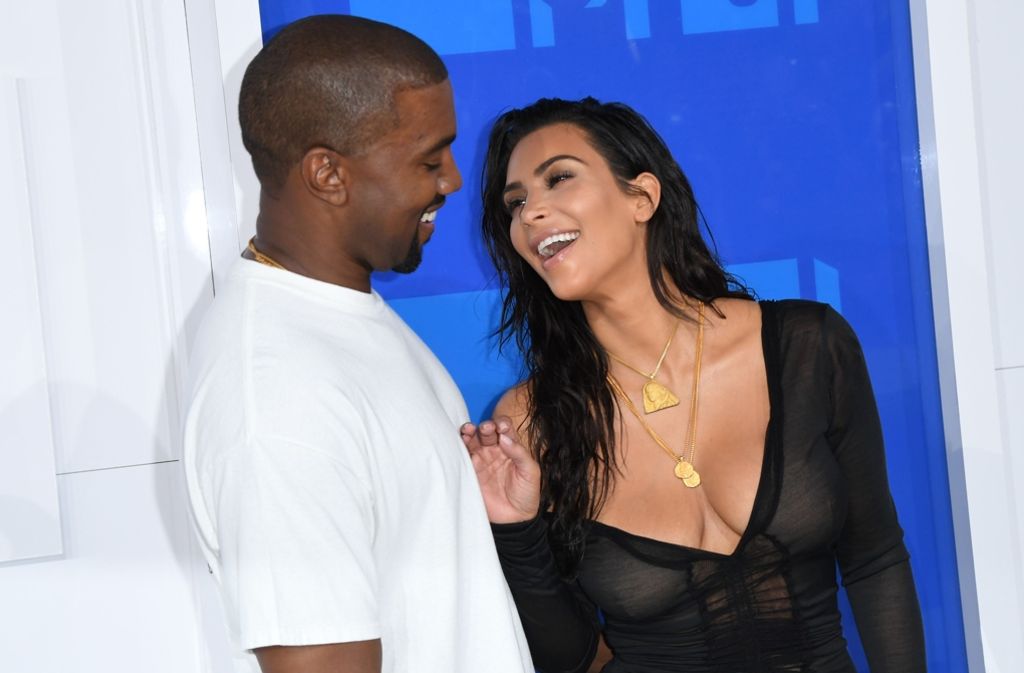 Auch Kanye West und seine Ehefrau Kim Kardashian ließen sich die Show nicht entgehen.