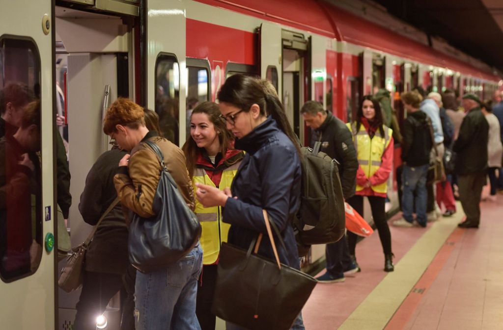 Künftig sollen sich die vielen S-Bahn-Fahrgäste auf noch mehr Züge verteilen können. Foto: Lichtgut/Max Kovalenko