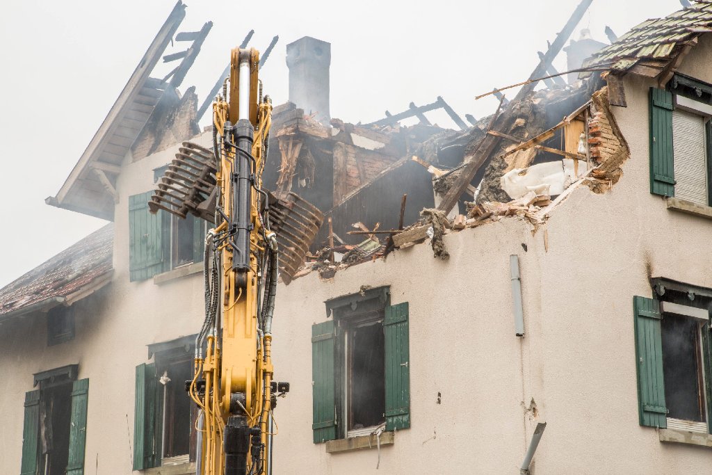 Das geplante Flüchtlingsheim in Unterweissach im Rems-Murr-Kreis wird nach dem Brand abgerissen.