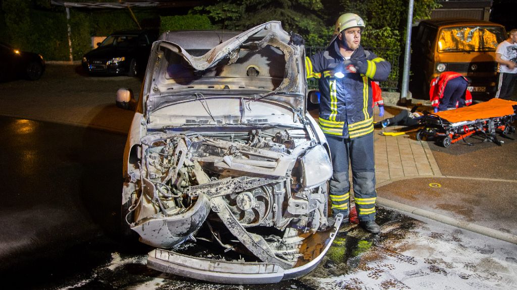 Unfall in Waiblingen: Schwerverletzten im Auto zurückgelassen