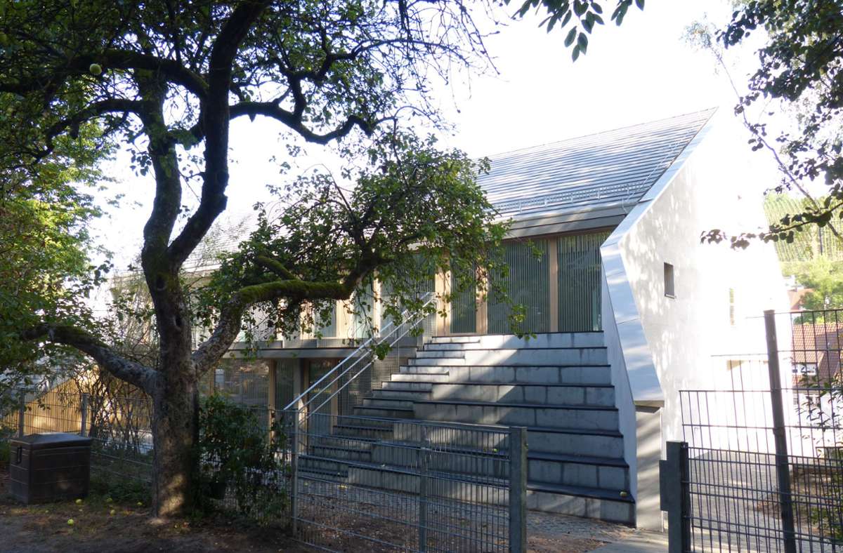 Eine Fotovoltaikanlage wird noch im Herbst auf dem Dach der Kindertagesstätte installiert.