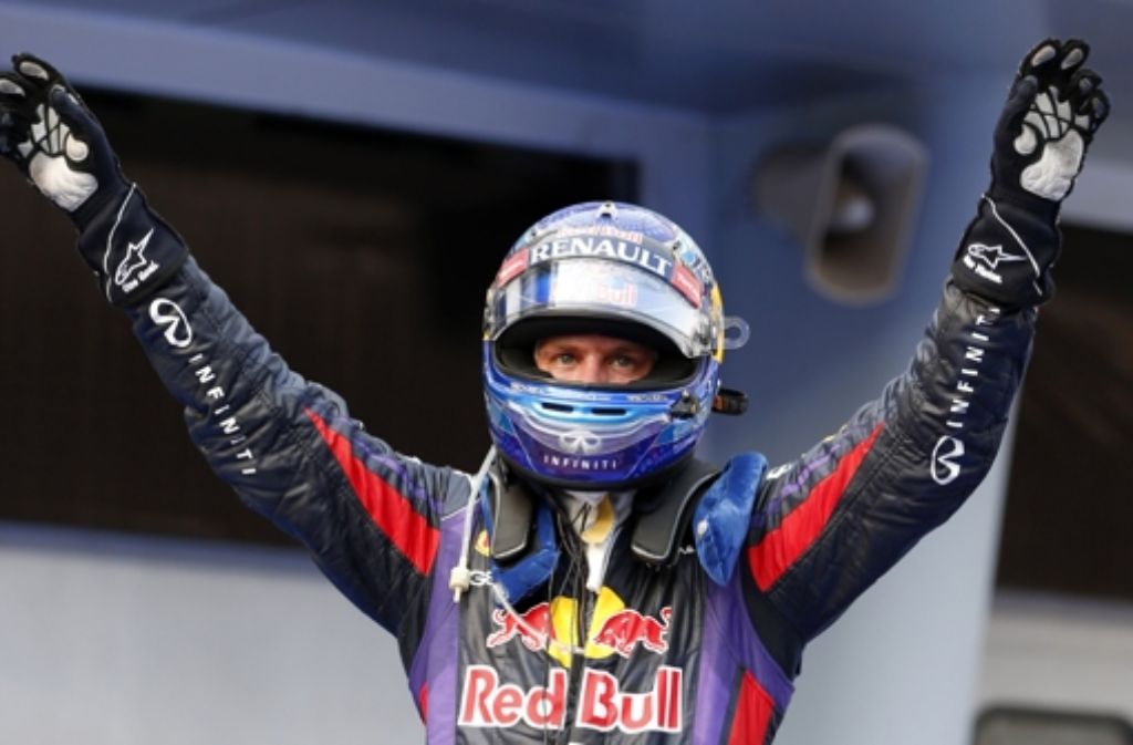 Glücklicher Gewinner: Sebastian Vettel holt seinen ersten Saisonsieg. In unserer Bilderstrecke zeigen wir Eindrücke vom Rennen und dem Formel-1-Wochenende in Malaysia. Klicken Sie sich durch!