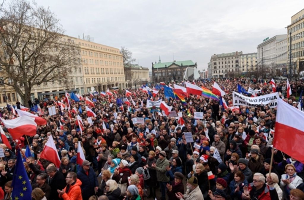 Anfangs gingen Zehntausende Polen auf die Straße, um gegen die Regierung zu protestieren.