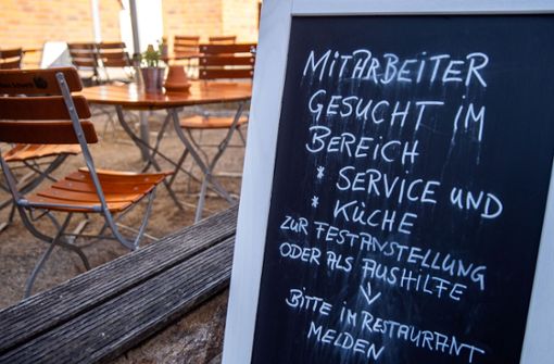 Die Gastronomie ist eine der Branchen, in denen ein struktureller Mangel an Personal herrscht. Foto: dpa/Jens Büttner