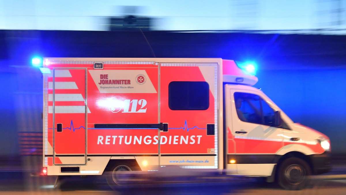 Unfall in Bietigheim-Bissingen: Motorrad prallt auf Fahrschulauto