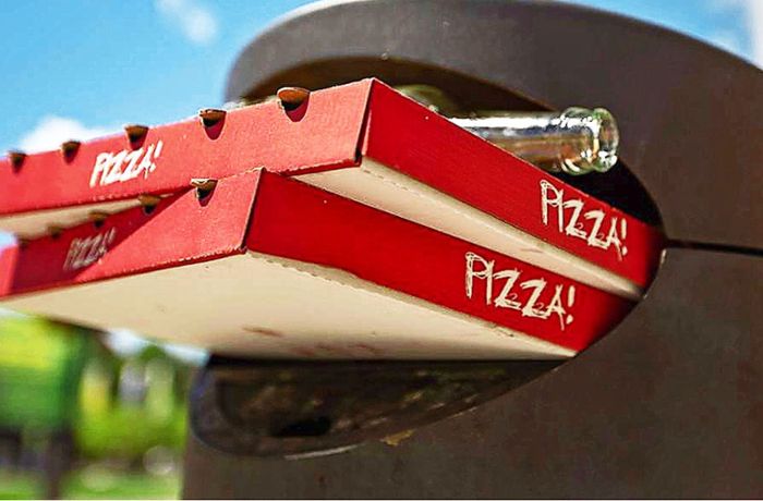 Müll in Stuttgart-Vaihingen: Spezielle Abfalleimer für Pizzakartons gefordert